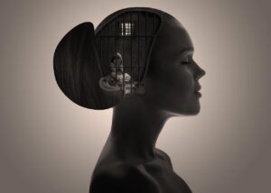 Vrouw die rustig in haar lichaam zakt, symbool voor leven vanuit aura in Human Design.